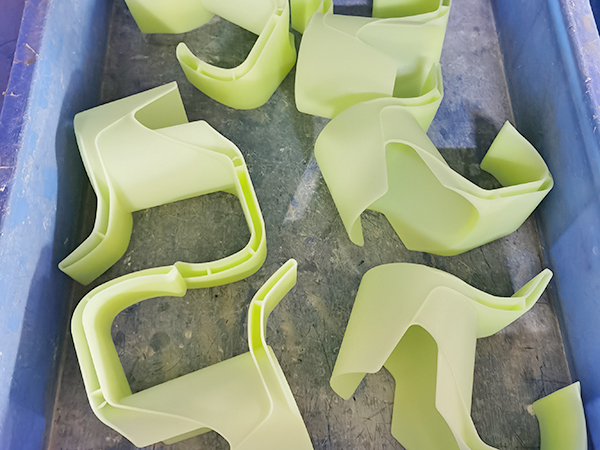 绿黄色树脂打印工艺品