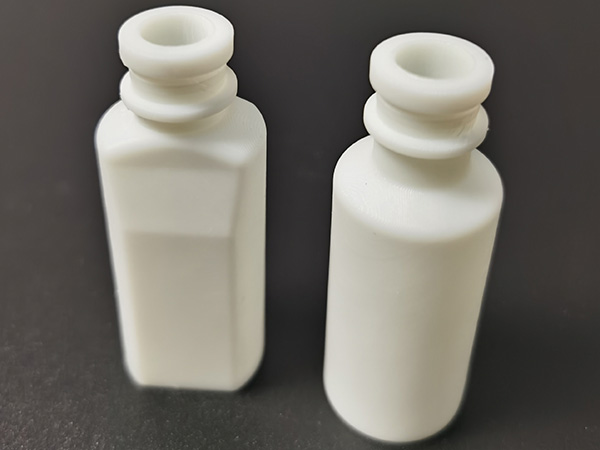 白色树脂打印瓶子