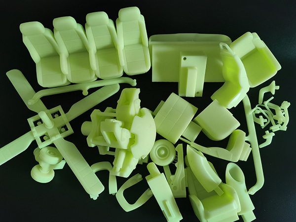 125飞机模型黄色光...