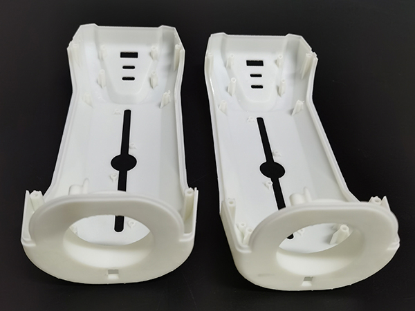 624电器零件白色光...