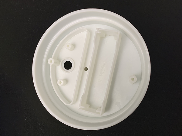 59c电器零件白色光...