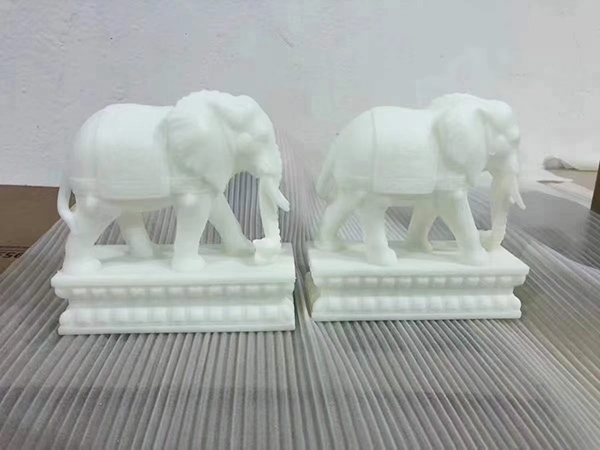 5568#雕像白色树...