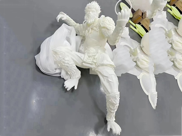 2165#雕像白色树...